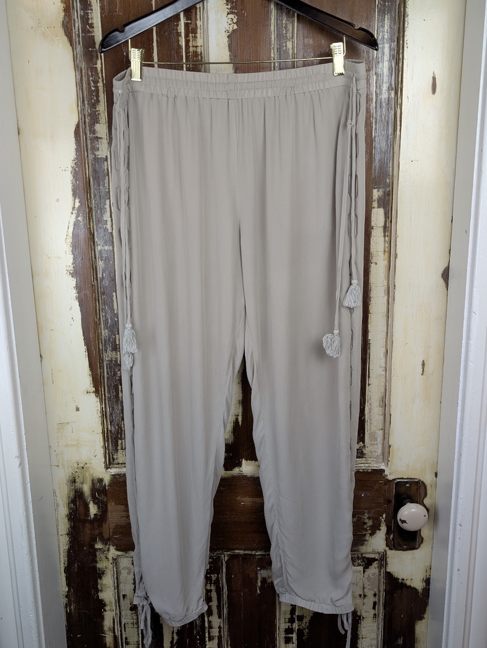Elie Tahari 100% Silk Lace Up Tassel Pants Large Beige Quiet Luxury Boho Resort
